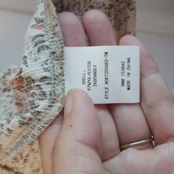 MELLODAY peplum top, size large - Picture 7 of 10